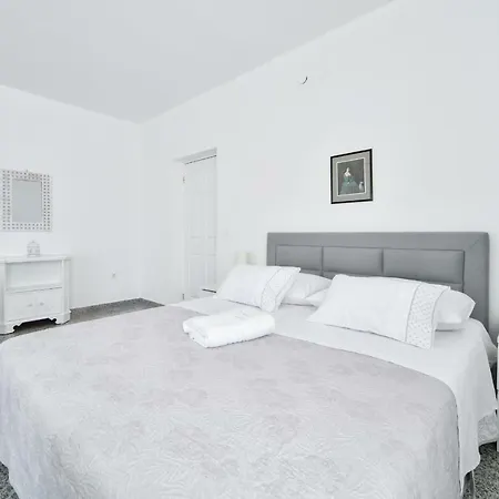 Apartment Martom Seline