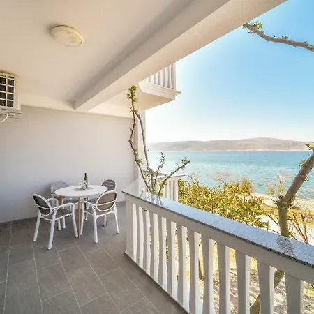 Apartment Martom Seline