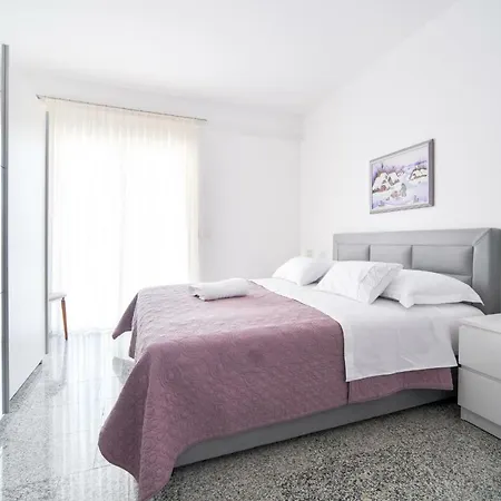 Apartment Martom *