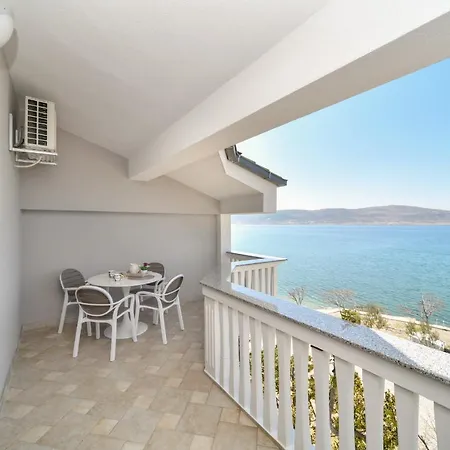 Apartament Martom Seline